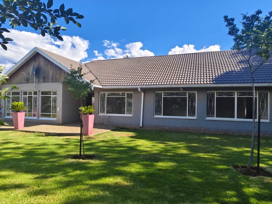 4 Bedroom Property for Sale in Fichardt Park Free State